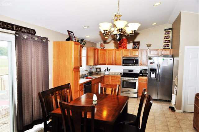 12393 West Mount Morris Road Flushing, MI 48433 - Photo 12 of 20 21183074-11.JPG