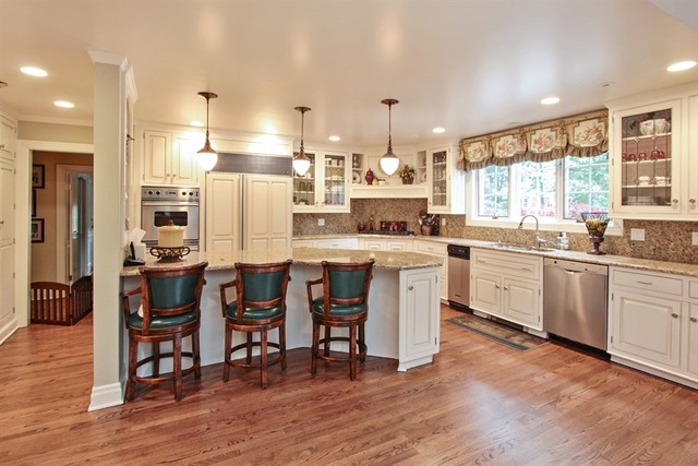 1078 Edgewood Road Lake Forest, IL 60045 - Photo 4 of 18