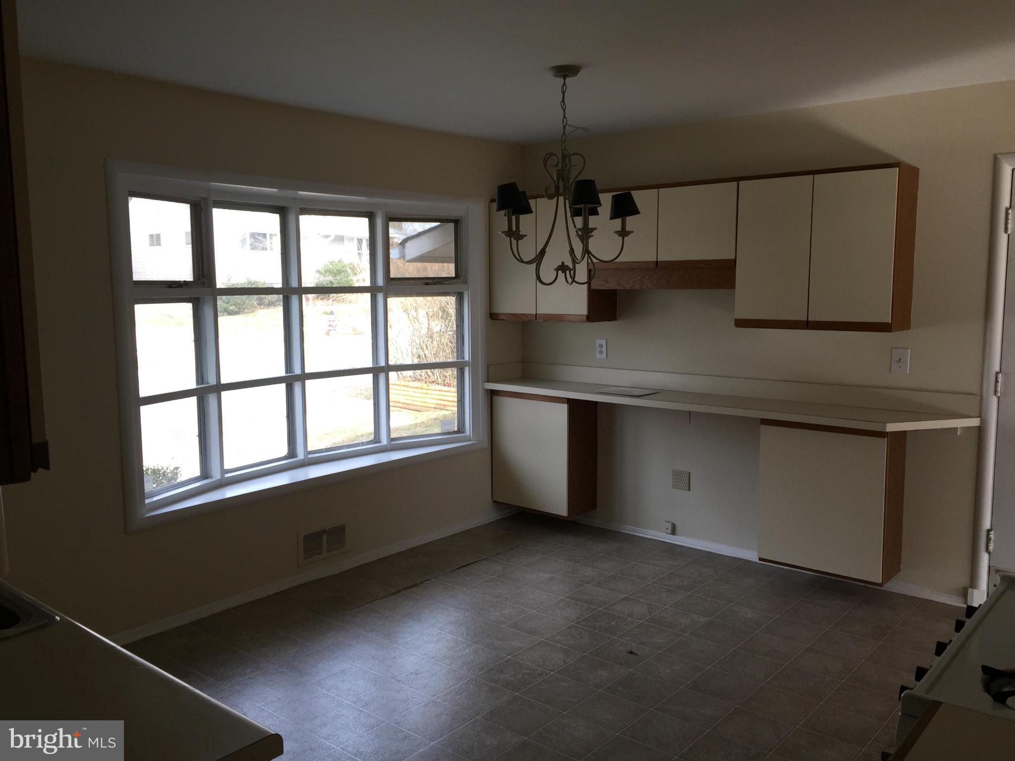 809 Bowie Road Rockville, MD 20852 - Photo 4 of 18 Kitchen
