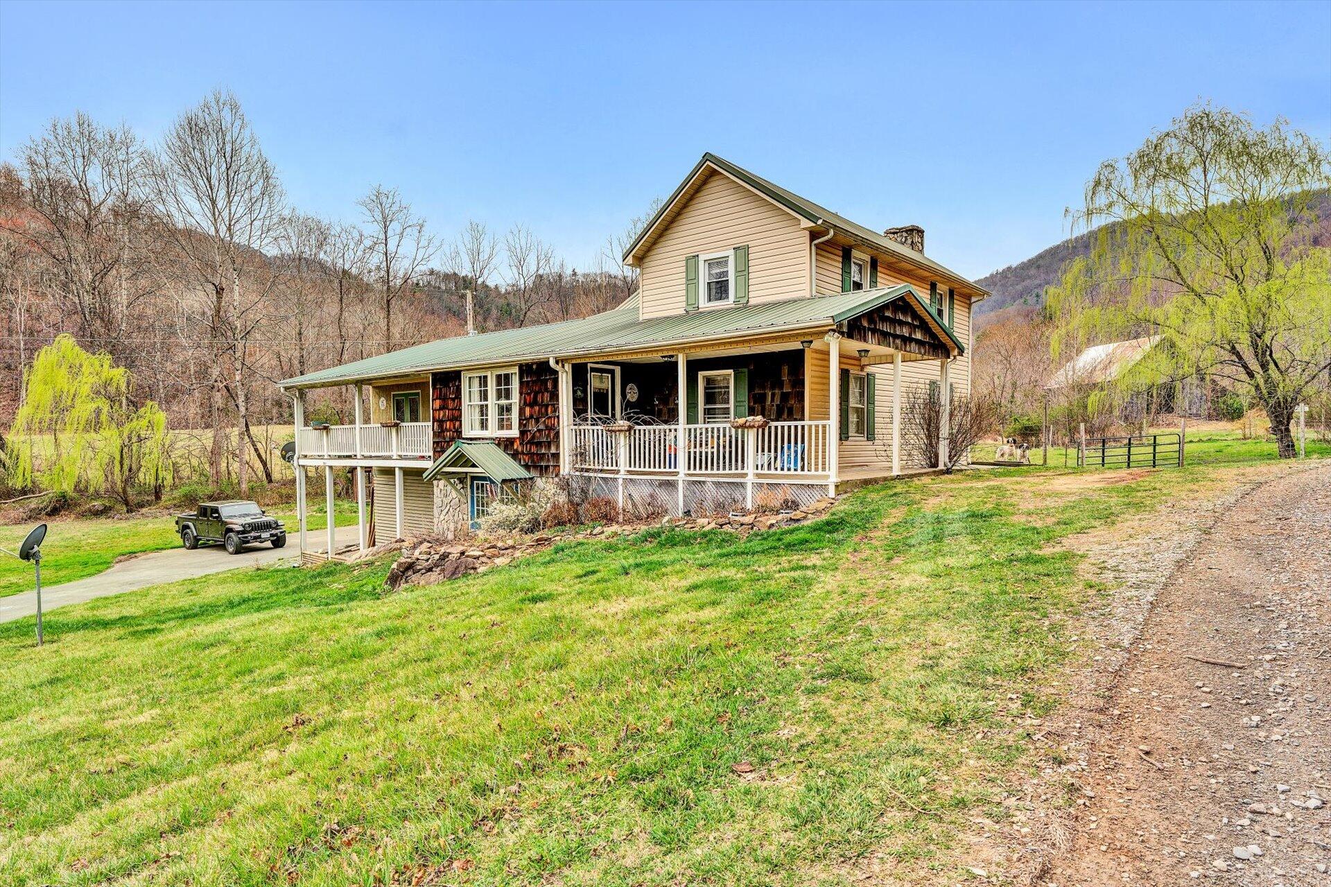 501 Clark Hollow Road Callaway, VA 24067 - Photo 5 of 30 Welcome Home!