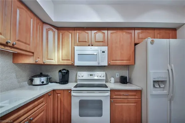 $4,750 | 68 Marco Villas Drive, Unit R5, Marco Island, FL 34145