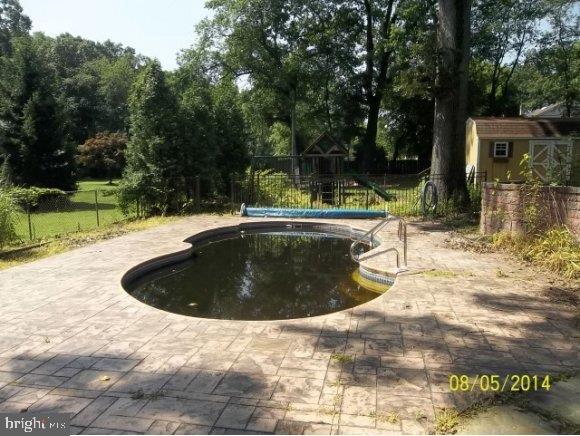 516 Henry Street Riverside, NJ 08075 - Photo 5 of 20