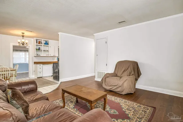 $195,000 | 1405 Clio Drive, Pensacola, FL 32505