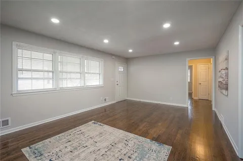 $284,900 | 4961 South Union Street, Independence, MO 64055