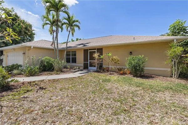 $1,850 | 3122 Country Club Boulevard, Cape Coral, FL 33904