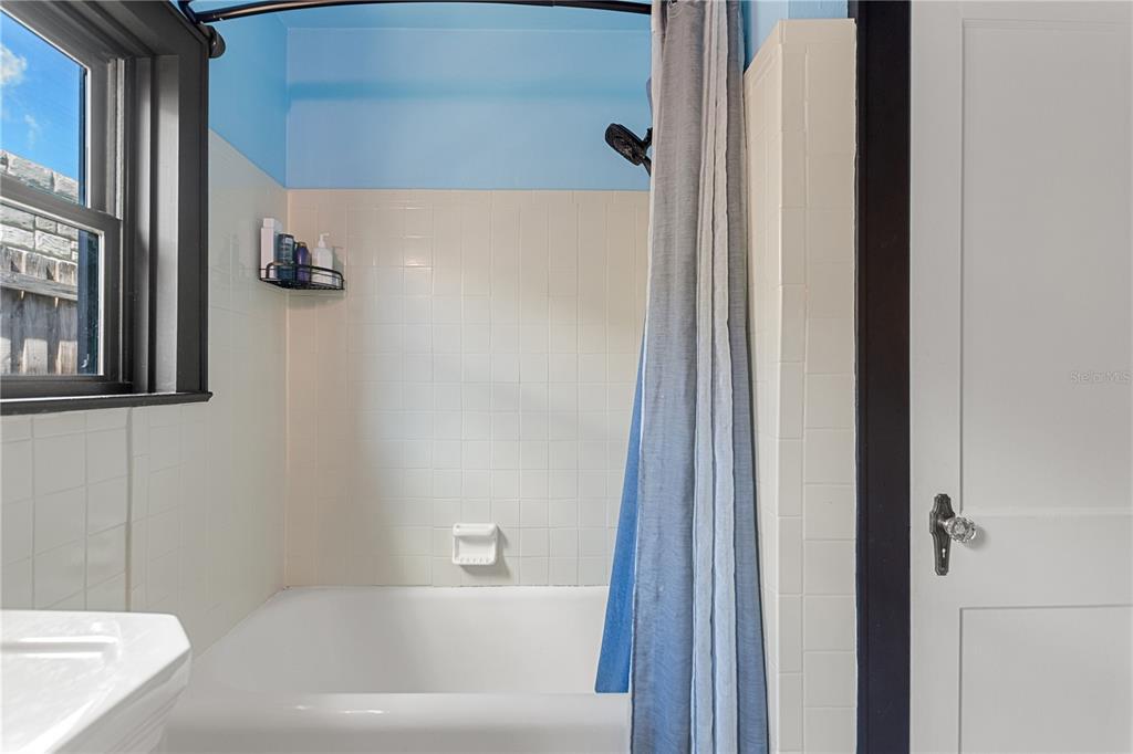 204 Harvard Street Orlando, FL 32804 - Photo 14 of 16