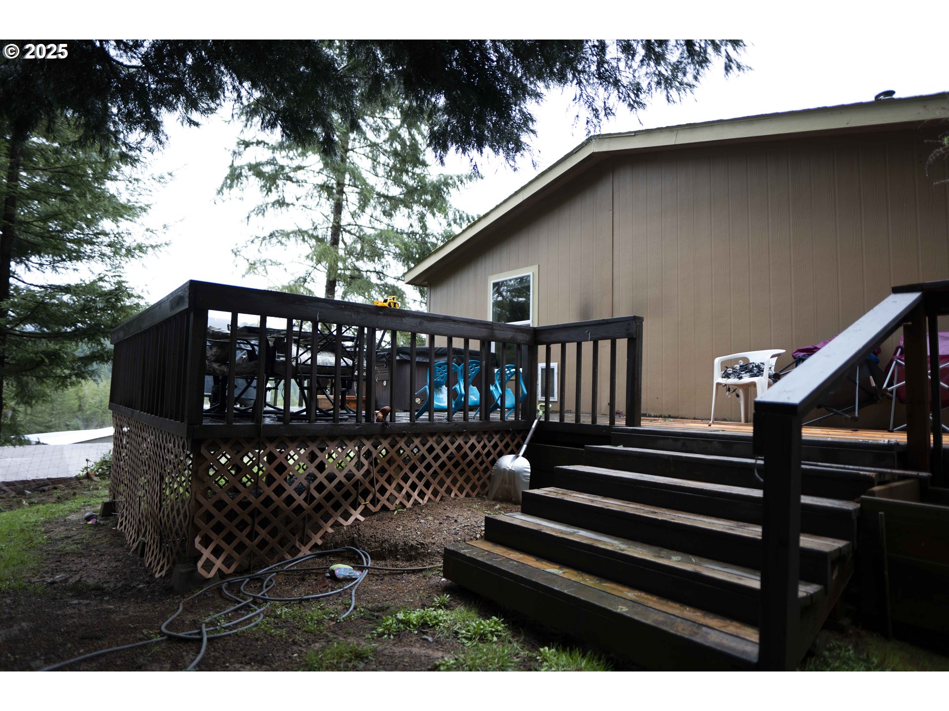 6228 Upper Cow Creek Road Azalea, OR 97410 - Photo 8 of 47 a view of entryway with wooden floor