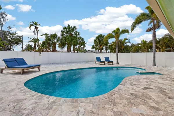 $725,000 | 517 39th Avenue, St. Pete Beach, FL 33706