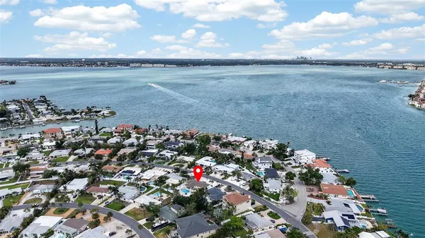 $725,000 | 517 39th Avenue, St. Pete Beach, FL 33706