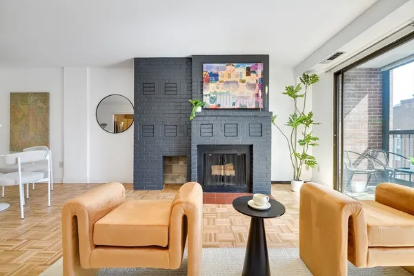 $1,095,000 | 1580 Massachusetts Avenue, Unit 7C, Cambridge, MA 02138