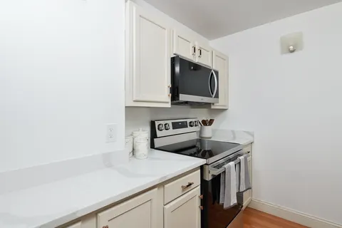 $1,095,000 | 1580 Massachusetts Avenue, Unit 7C, Cambridge, MA 02138