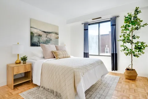 $1,095,000 | 1580 Massachusetts Avenue, Unit 7C, Cambridge, MA 02138