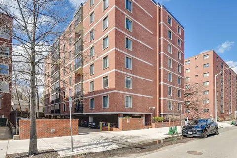 $1,095,000 | 1580 Massachusetts Avenue, Unit 7C, Cambridge, MA 02138