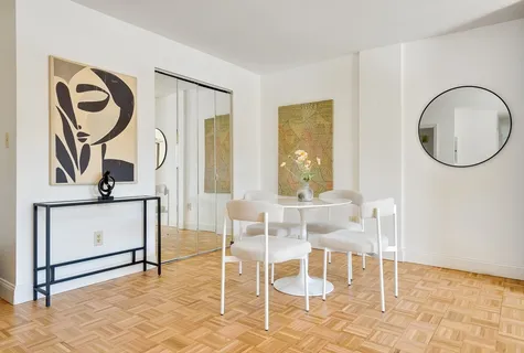 $1,095,000 | 1580 Massachusetts Avenue, Unit 7C, Cambridge, MA 02138