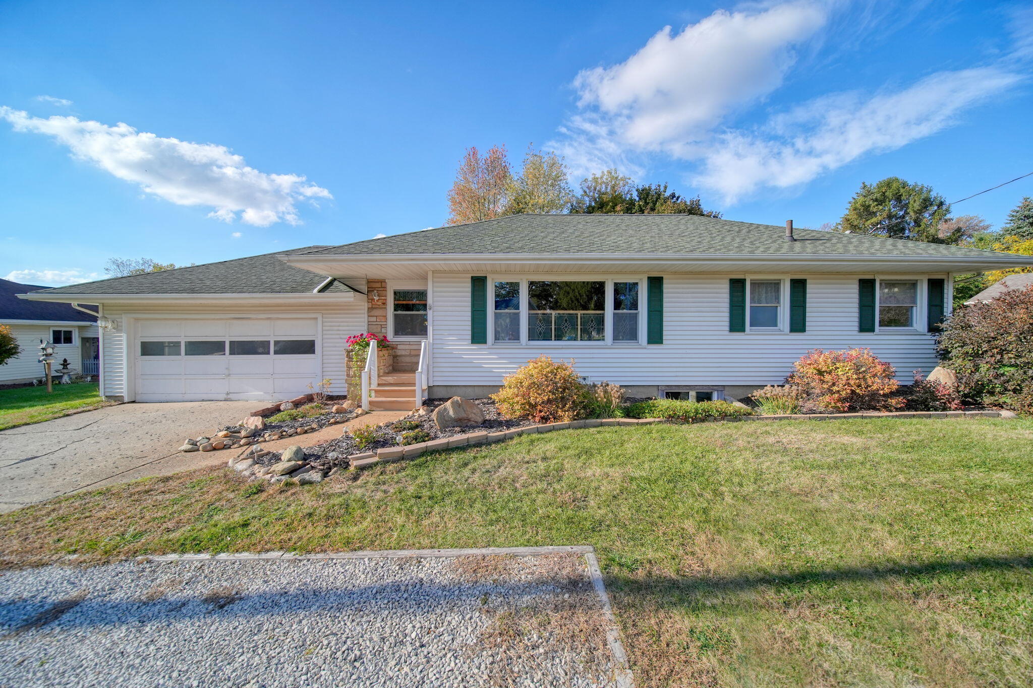 2848 Kibby Road Jackson, MI 49203 - Photo 1 of 31 4-web-or-mls-DSC05095_HDR