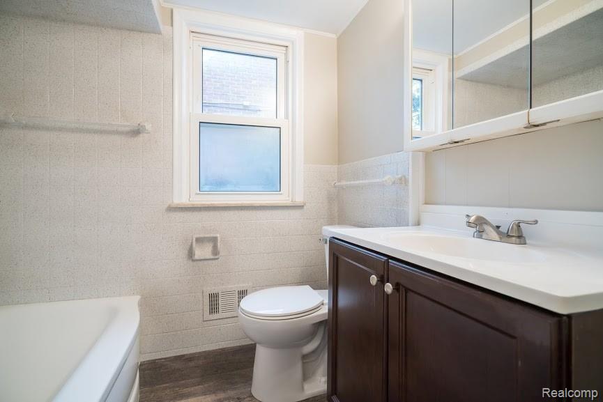 8584 Harding Center Line, MI 48015 - Photo 19 of 43