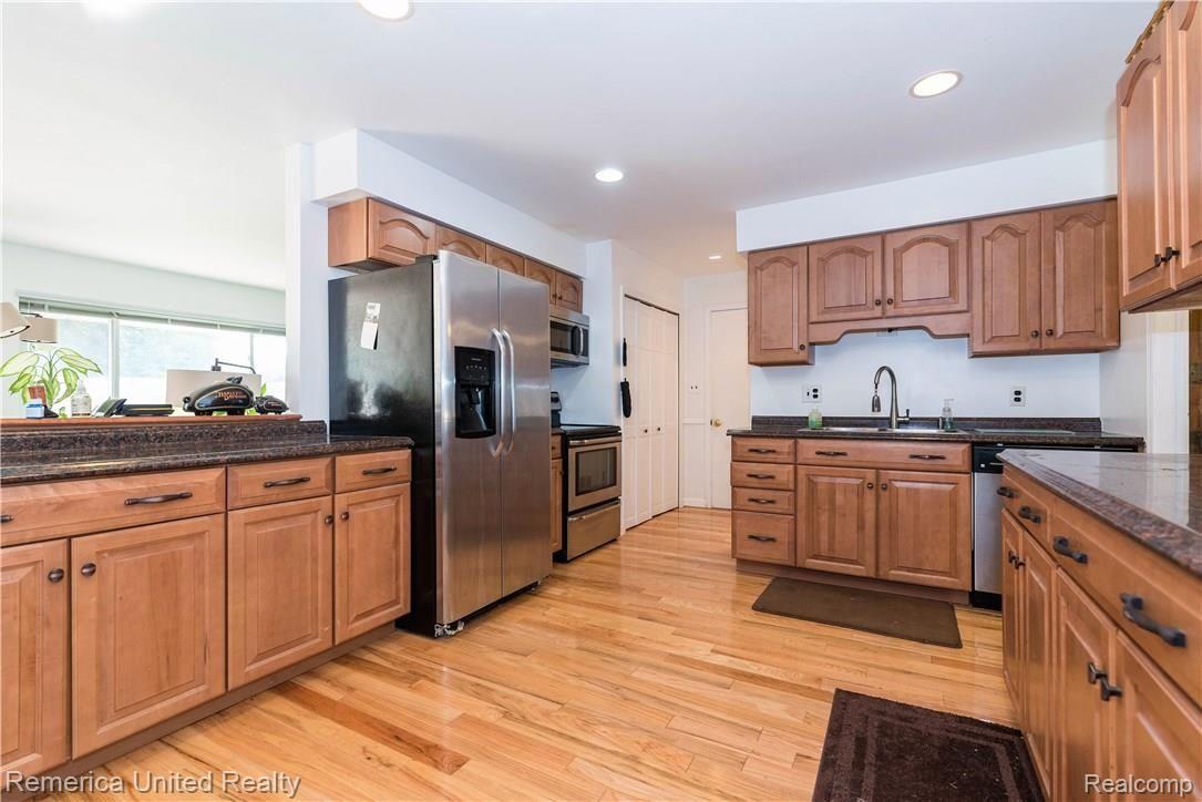 23839 Ripple Creek Novi, MI 48375 - Photo 11 of 17 DSC_1344.jpg