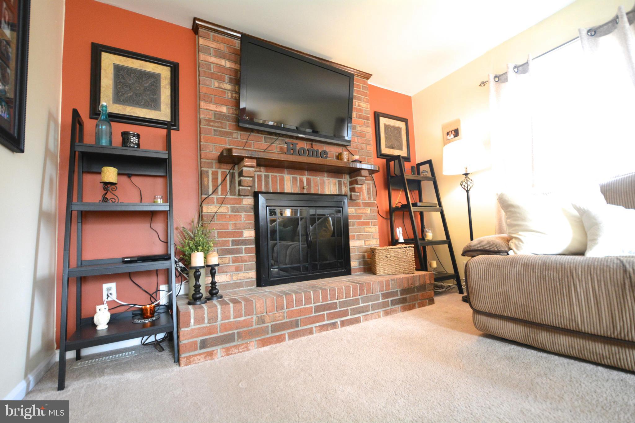 1912 Arundel Road Pasadena, MD 21122 - Photo 14 of 30 Living Room