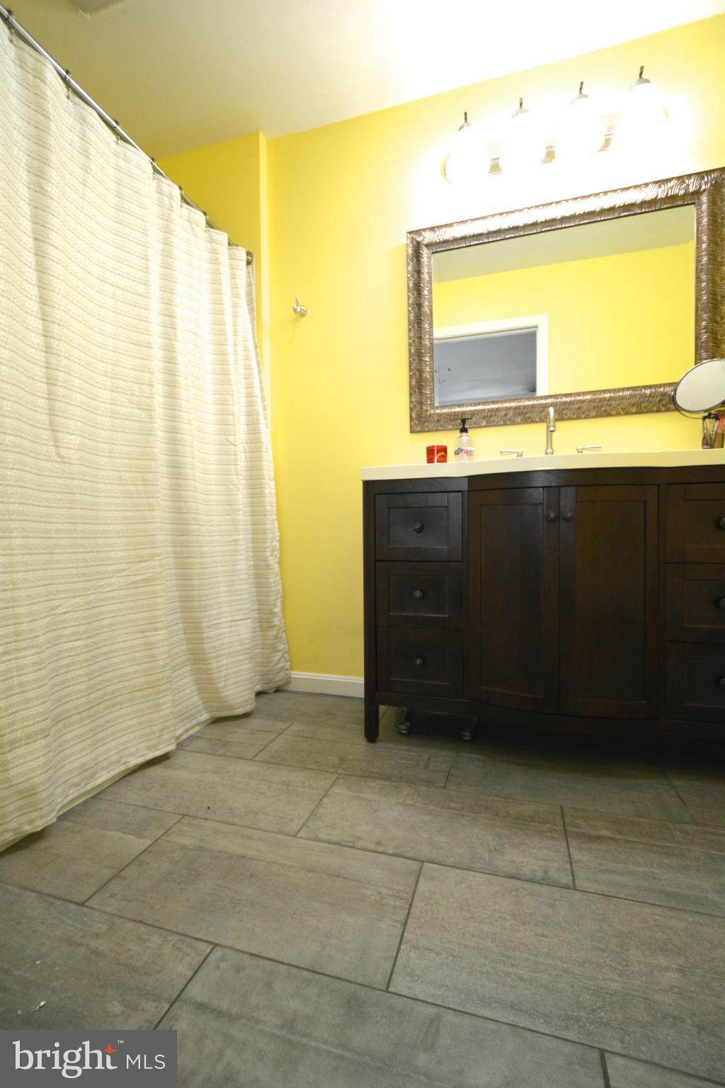1912 Arundel Road Pasadena, MD 21122 - Photo 20 of 30 Bath (Master)