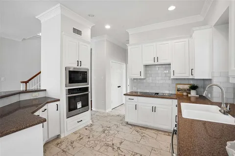 $525,000 | 711 George Street, Lantana, TX 76226