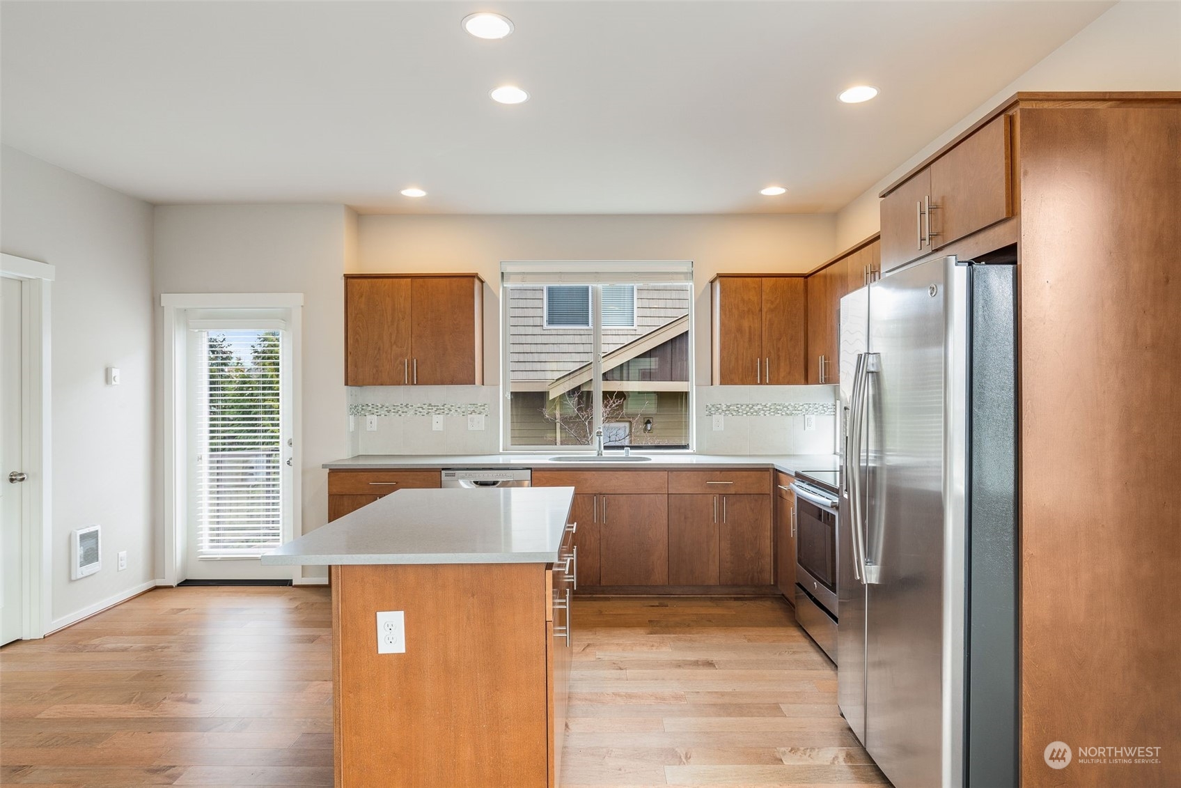 342 Chelan Avenue Northeast Renton, WA 98059 - Photo 10 of 32 Gallery Image 10