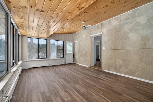 $174,900 | 341 West Maple Street, Corinth, NY 12822