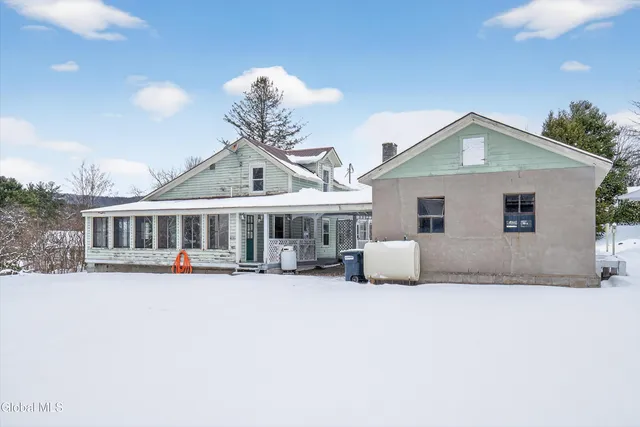 $174,900 | 341 West Maple Street, Corinth, NY 12822