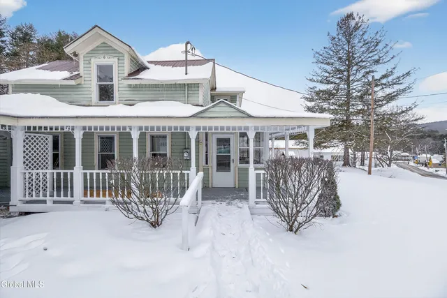 $174,900 | 341 West Maple Street, Corinth, NY 12822