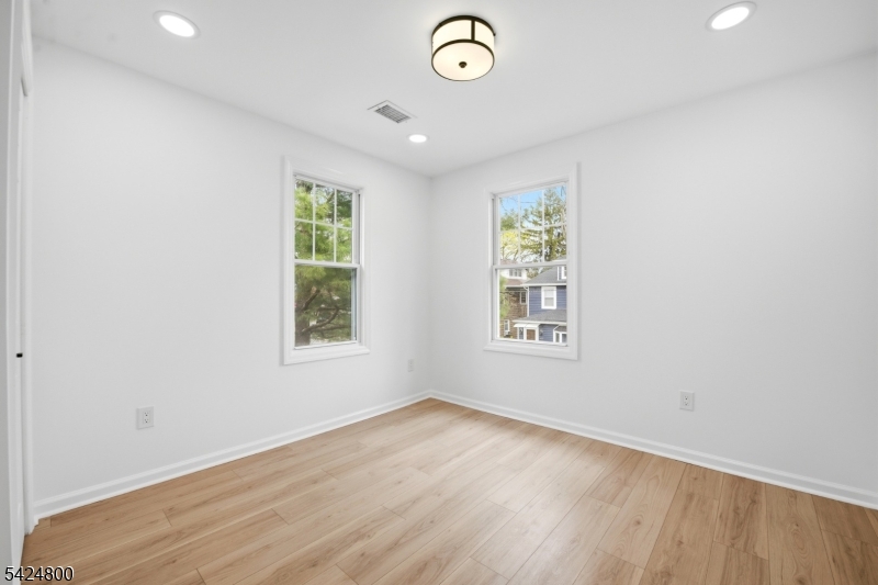 40 Edgewood Road Glen Ridge, NJ 07028 - Photo 12 of 32