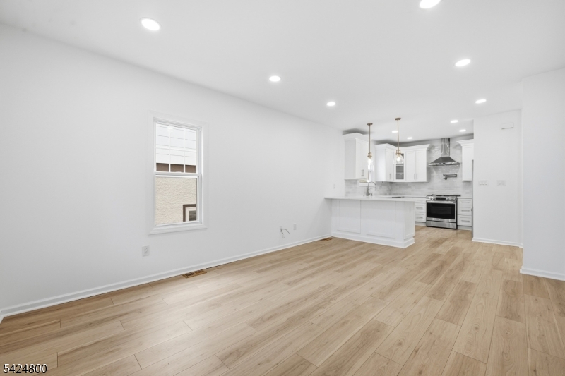 40 Edgewood Road Glen Ridge, NJ 07028 - Photo 3 of 32