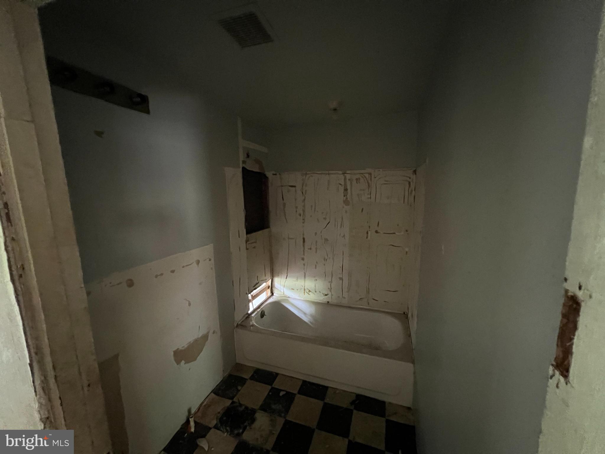 174 New Brooklyn Road Berlin, NJ 08009 - Photo 8 of 34 a bathroom with a sink