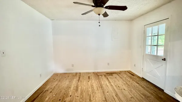 $229,900 | 1942 Highway 20, Hawthorne, FL 32640