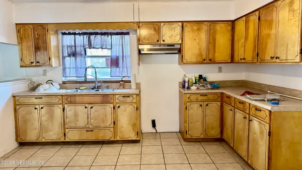 $229,900 | 1942 Highway 20, Hawthorne, FL 32640