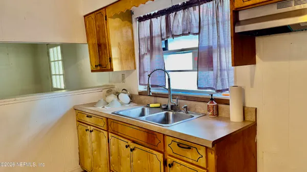 $229,900 | 1942 Highway 20, Hawthorne, FL 32640