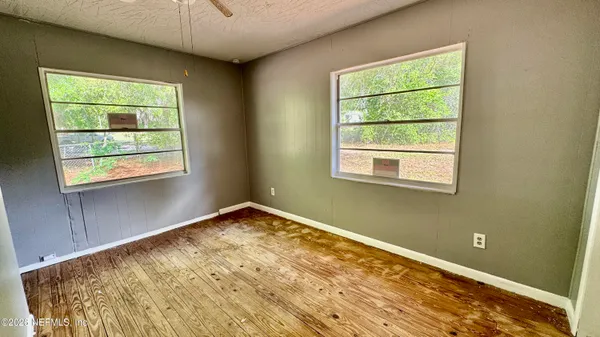 $229,900 | 1942 Highway 20, Hawthorne, FL 32640