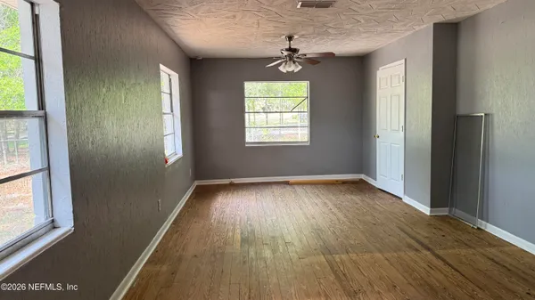 $229,900 | 1942 Highway 20, Hawthorne, FL 32640