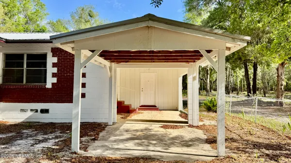 $229,900 | 1942 Highway 20, Hawthorne, FL 32640