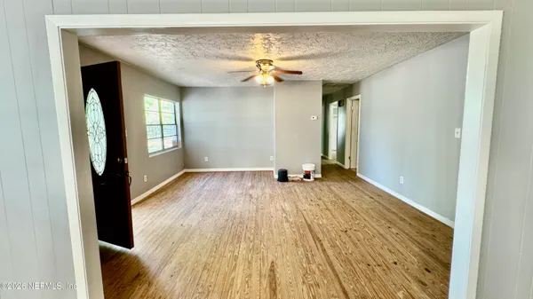 $229,900 | 1942 Highway 20, Hawthorne, FL 32640