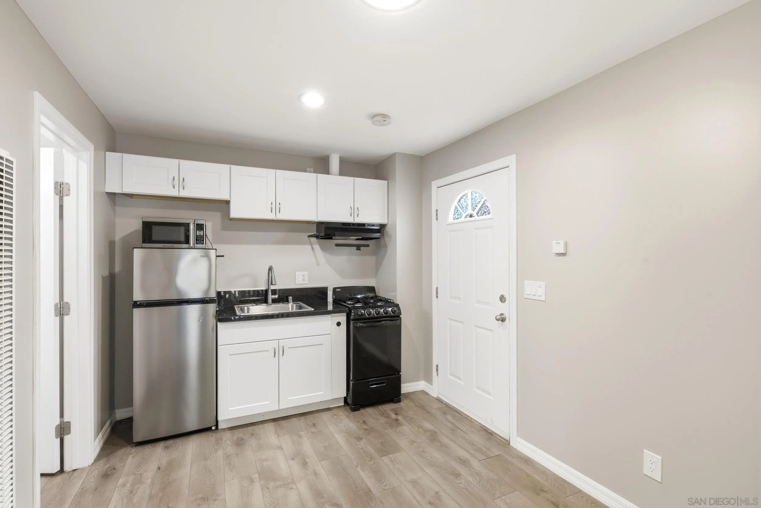 554 Ritchey Street San Diego, CA 92114 - Photo 6 of 15
