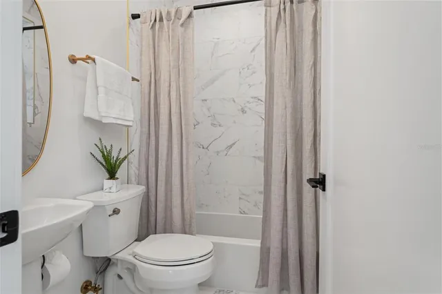 $17,000 | 804 Idlewood Drive, Unit 1, Tampa, FL 33609