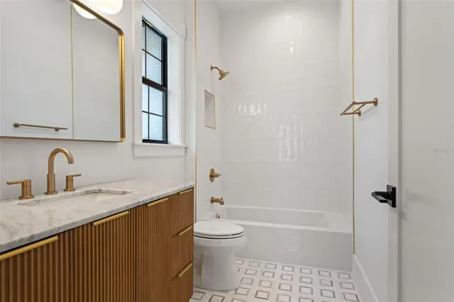 $17,000 | 804 Idlewood Drive, Unit 1, Tampa, FL 33609