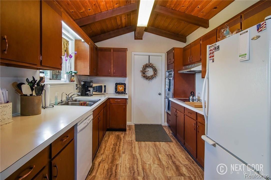 4356 Rurik Drive Howell, MI 48843 - Photo 5 of 64 5 Kitchen.jpg