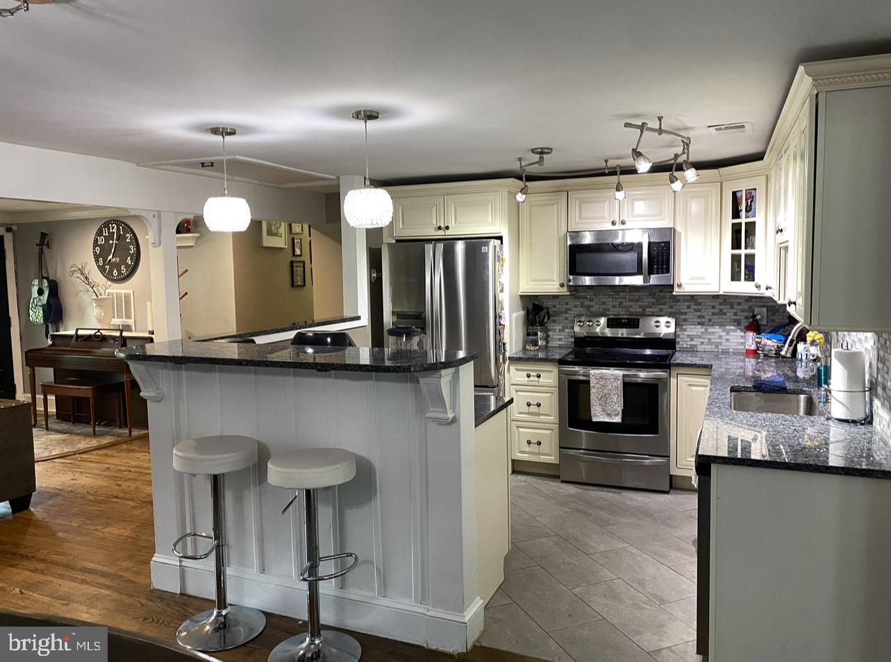 32 Rampart East Media, PA 19063 - Photo 7 of 23 Gallery Image 7