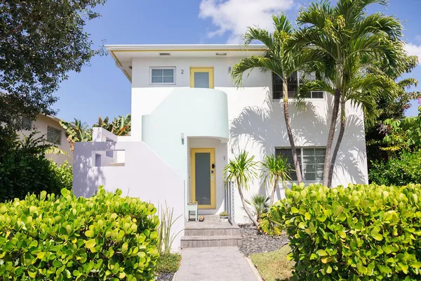 $1,999 | 210 Ocean Breeze, Unit 1, Lake Worth Beach, FL 33460