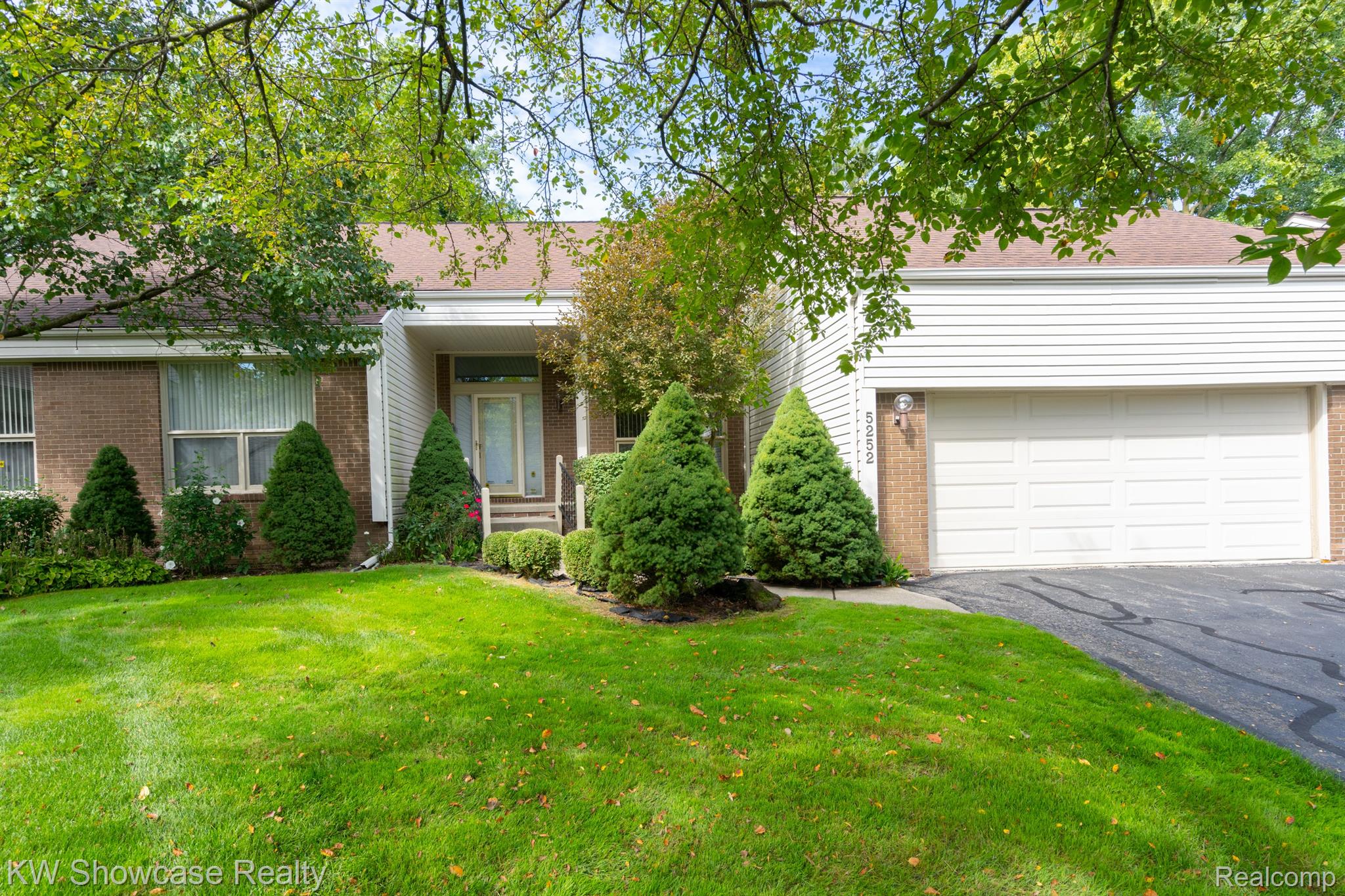 5252 Simpson Lake Road West Bloomfield, MI 48323 - Photo 38 of 55 Gallery Image 38