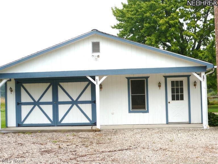 17045 Hosmer Road Middlefield, OH 44062 - Photo 5 of 23