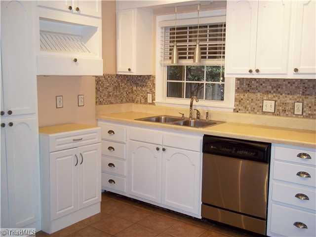1829 D Johnson Street High Point, NC 27262 - Photo 9 of 14 Kitchen.