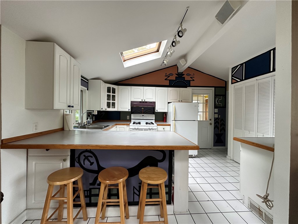 58 Beach Street Warren, RI 02885 - Photo 4 of 25