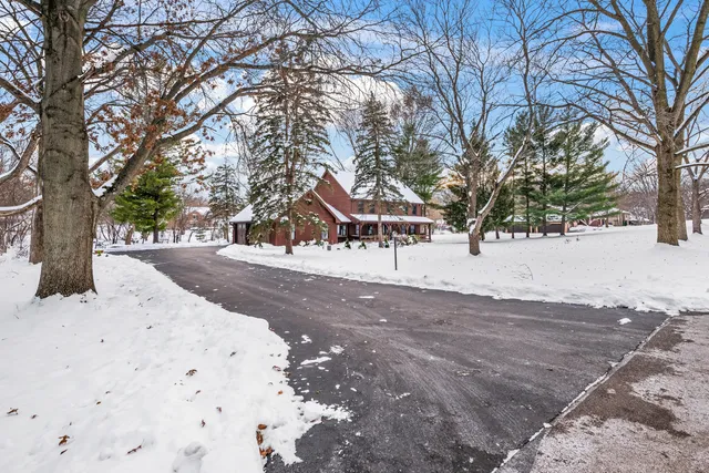 $899,000 | 21231 West Brandon Road, Kildeer, IL 60047