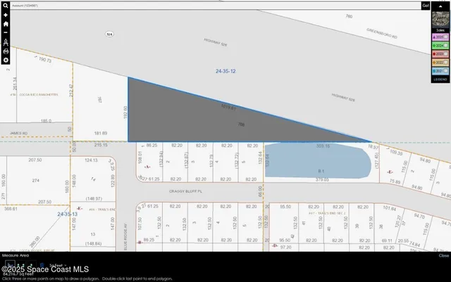 a view of an outdoor space